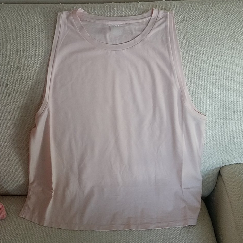 We Over Me Foundation Crew Tank L